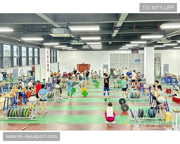 举重队技术稳定性提升,多名运动员状态恢复良好 举重队技术稳定性提升,多名运动员状态恢复良好